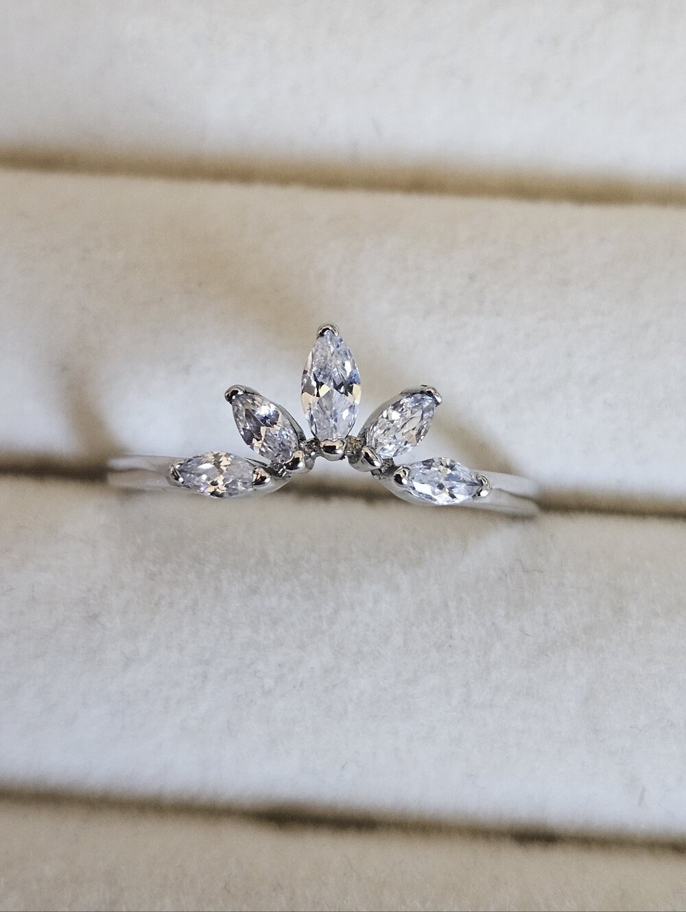 925 Sterling Silver Marquise CZ Tiara Stackable Ring Size 7